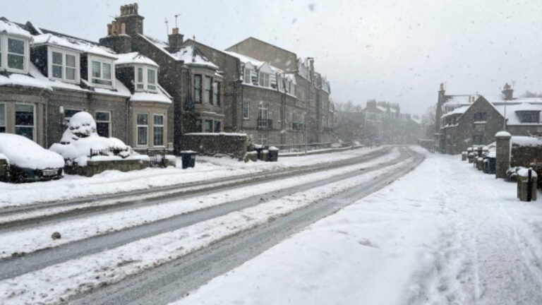 Arktik hava Avrupa’yı etkisi altına aldı, Korsika’da fırtına etkili oldu