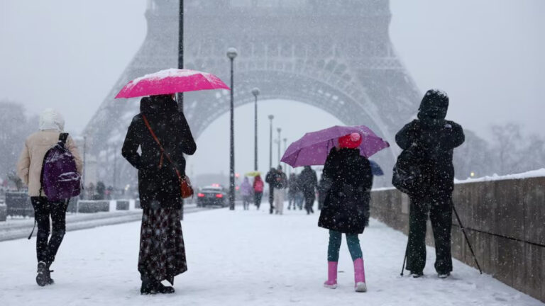 Avrupa’yı felç eden soğuk dalgası: Kar ve buz 6 can aldı, ulaşım durma noktasında