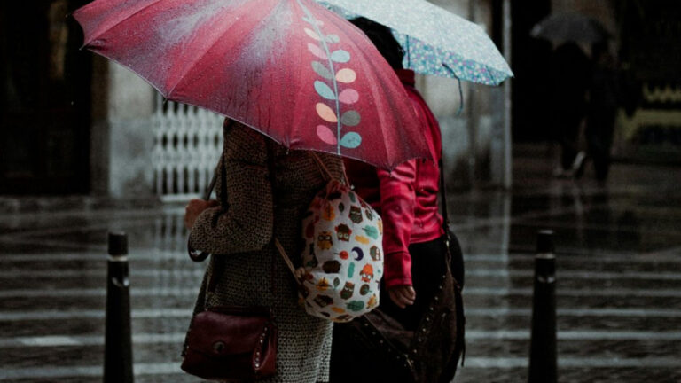 Meteoroloji’den batı kesimler için sağanak yağmur ve lodos uyarısı