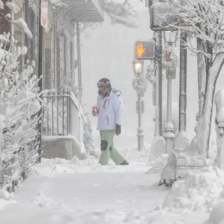 ABD’nin kuzeydoğusunda kar fırtınası hayatı felç etti! Kar kalınlığı 75 cm’yi buldu, 10 bin uçuş iptal edildi