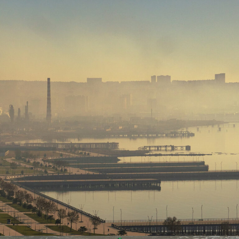 Hazar Denizi ‘üçlü gezegen krizinin’ kıskacında: Yeni sınır ötesi kurallar çözüm olabilir mi?