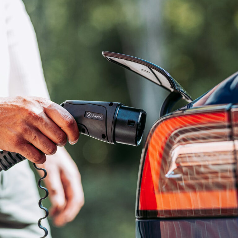 Şarj edilebilir hibrit araçlar resmi verilerin 3 katı yakıt tüketiyor