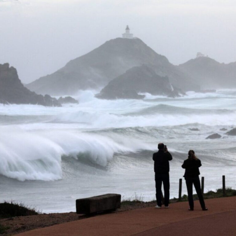 Nils Fırtınası İspanya ve Portekiz’i vurdu: Yaralılar, uçuş iptalleri ve otoyolda göçme