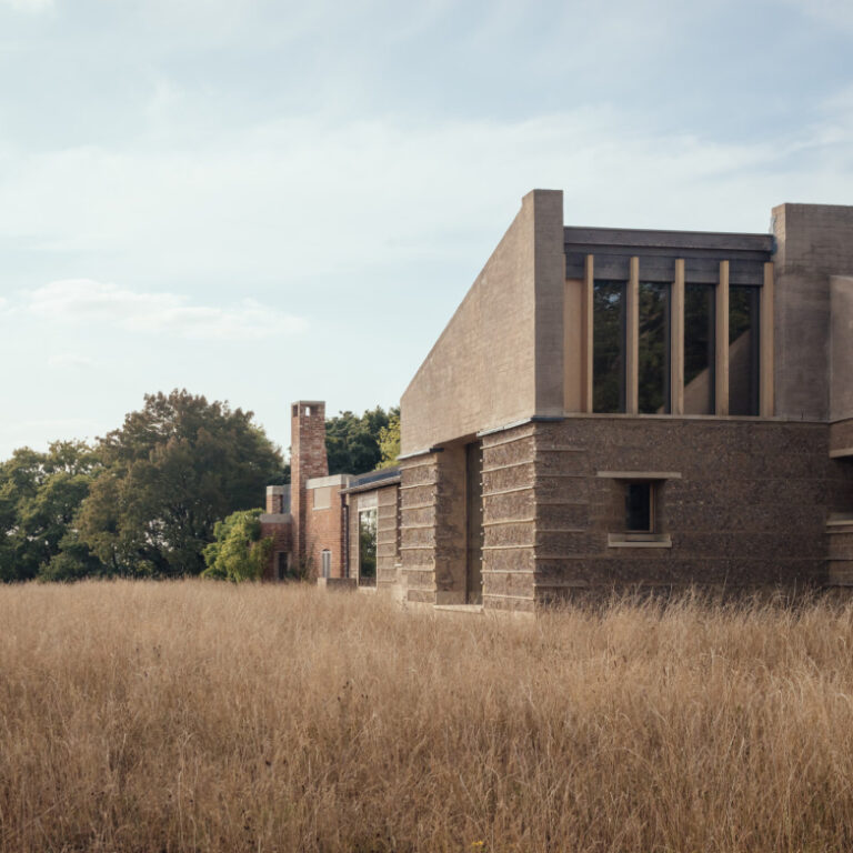 “Eskiden ders çıkarabiliriz”: Mimarlar geleceğin evlerini inşa etmek için toprağa nasıl geri dönüyor?
