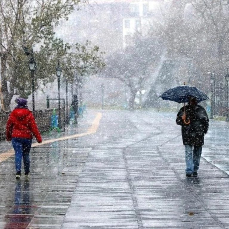 Türkiye soğuk havanın etkisinde! Sıcaklıklar düşüyor; kar ve yağmur bekleniyor