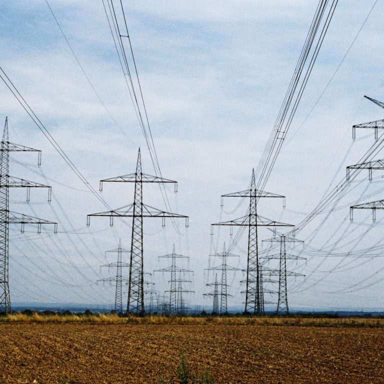 Teknoloji devleri Beyaz Saray’da elektrik maliyetleri konusunda taahhüt imzaladı