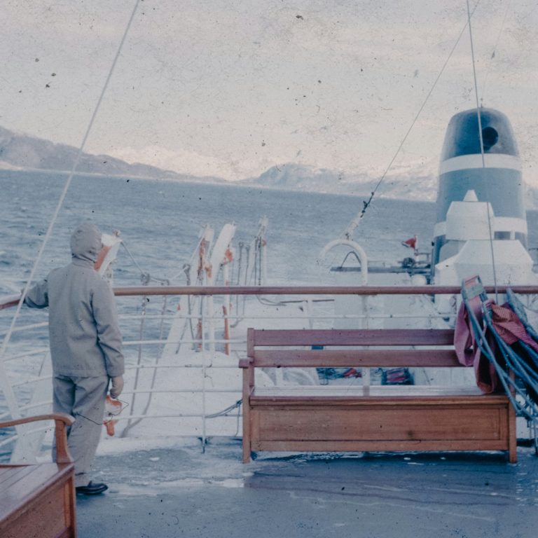 Grönland balıkçıları: Eriyen buzlar geleneksel avcılığı kirleten yöntemlere itiyor