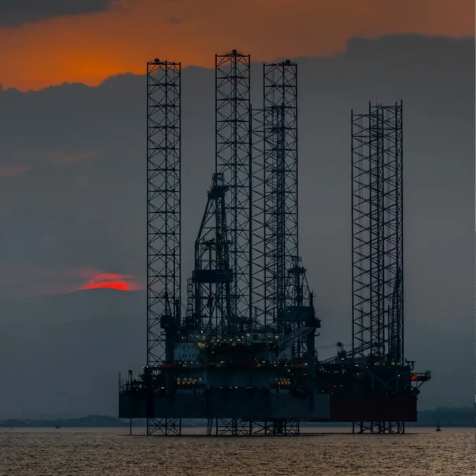 İran savaşı temiz enerjiye geçişi hem hızlandırıyor hem engelliyor