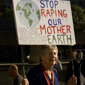 Zorluklara rağmen iklim değişikliğiyle mücadelede öncülük eden 12 kadın