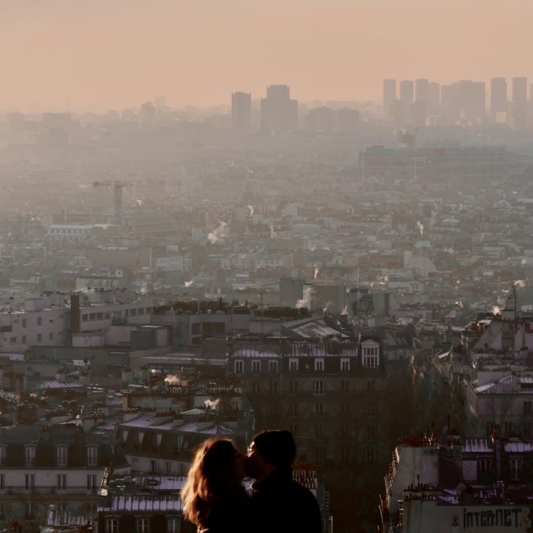 Akdeniz’i aşan Sahra tozu bulutu Batı Avrupa’ya ilerliyor: Turuncu günbatımları, puslu ufuklar ve görünmez bir risk