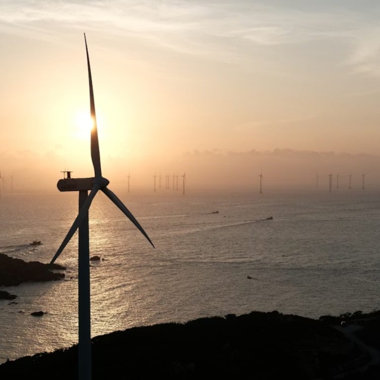 2025’te devreye giren güneş ve rüzgâr kapasitesi rekor kırdı: 814 GW; toplam kurulu güç 4,17 TW’a ulaştı