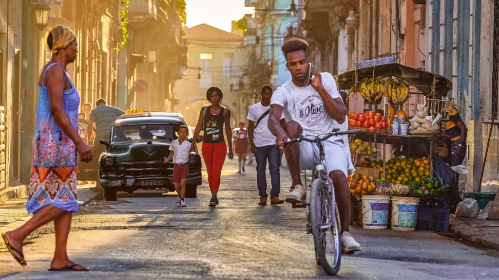 Küba, yenilenebilir enerjiye 8 milyar dolarlık yatırım yaparak ABD’nin enerji ablukasını aşabilir