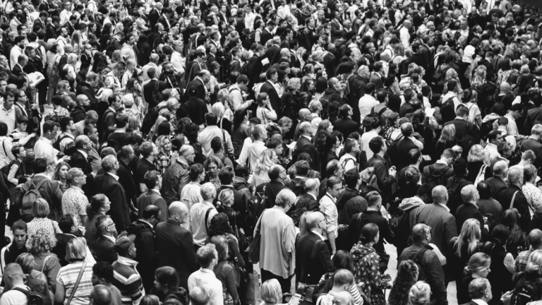 Yapılan bir araştırmaya göre, Dünya nüfusu gezegenin kapasitesini aştı