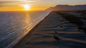 Patara plajı ve antik kenti rehberi: Akdeniz’de kum tepeleri, antik bir başkent ve korunan bir doğa