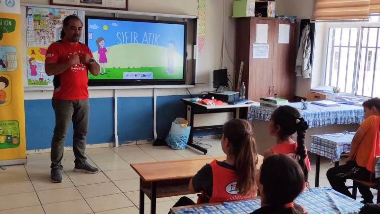 MEB, okullarda bu ayın temasını “sıfır atık” olarak belirledi