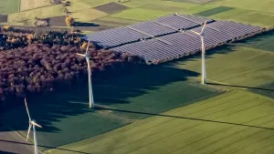 Küresel temiz enerji büyümesi hızlandı: Yenilenebilir enerji fosil yakıtları geriletiyor, kalıcı dönüşüm kapıda