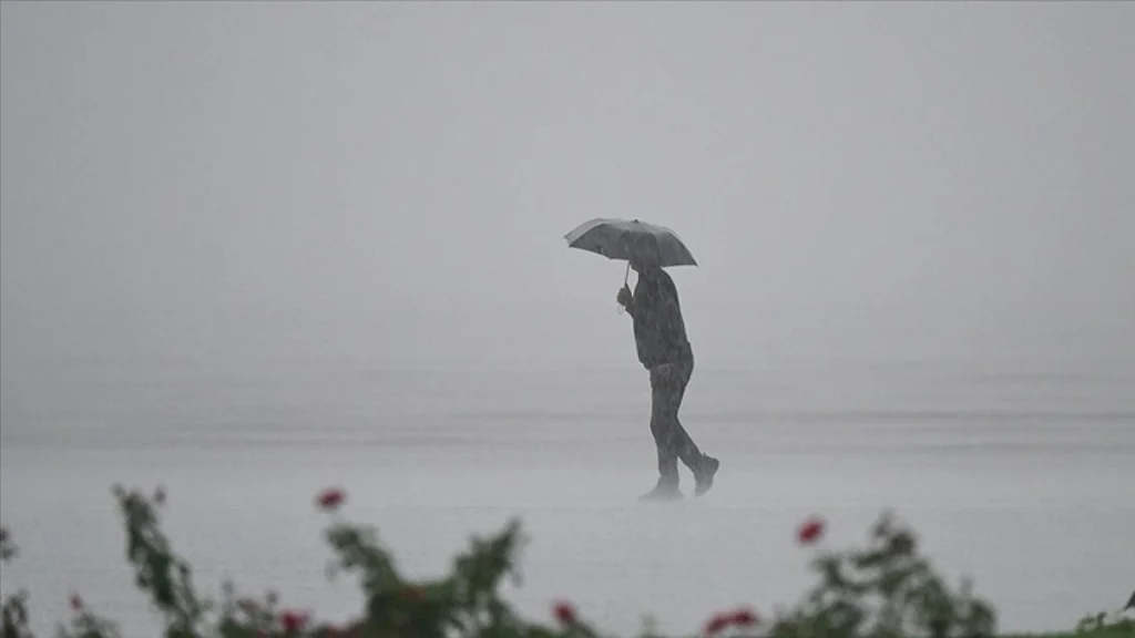 Sağanak yağmur ve toz taşınımı etkili olacak! İşte 2 Nisan hava durumu