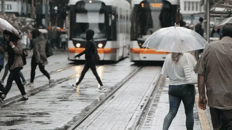 Meteoroloji’den sağanak ve çığ uyarısı: Orta ve Doğu Akdeniz’den Doğu’ya yağış, kuzeyde sıcaklık düşüyor