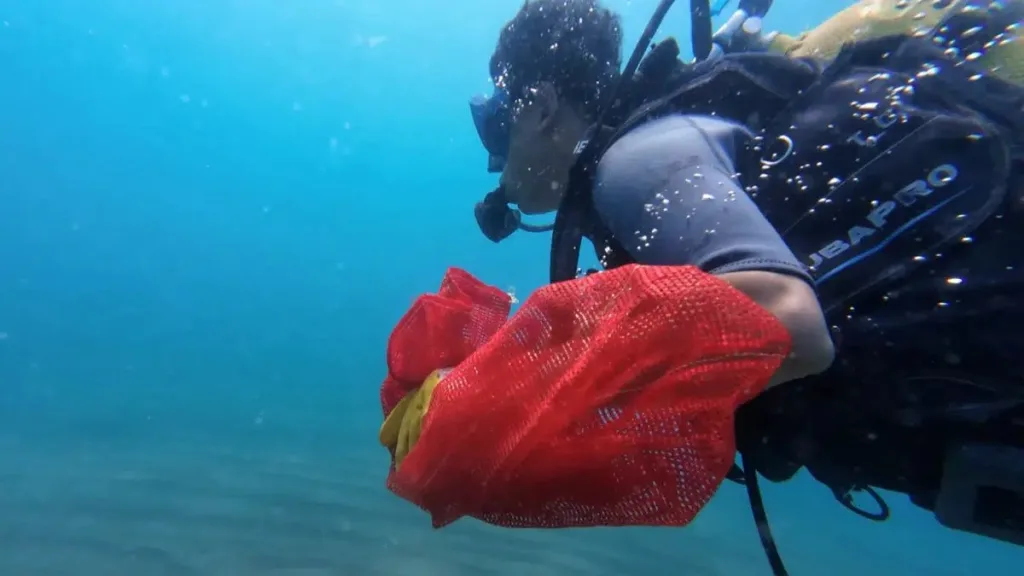 Antalya deniz dibi temizliği 4 etapta 20 ton atık çıkarıldı çalışması