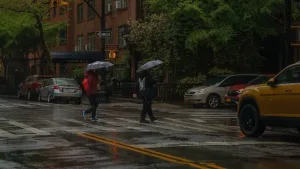 Ani seller New York’u vurdu, Avrupa erken gelen sıcak hava kubbesi altında kavruluyor