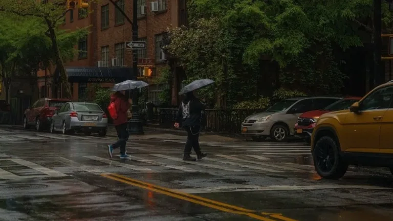 Ani seller New York’u vurdu, Avrupa erken gelen sıcak hava kubbesi altında kavruluyor