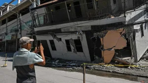 Filipinler’de 7,8’lik depremde ölü sayısı artıyor, hayatta kalanlar dehşet anlarını anlatıyor