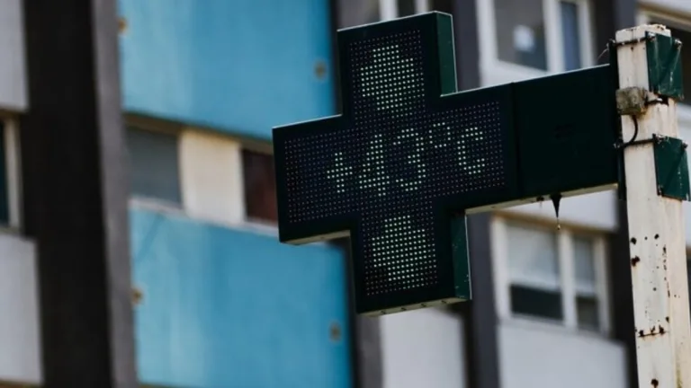 Avrupa, rekor sıcak hava dalgasının yeni gününe hazırlanıyor