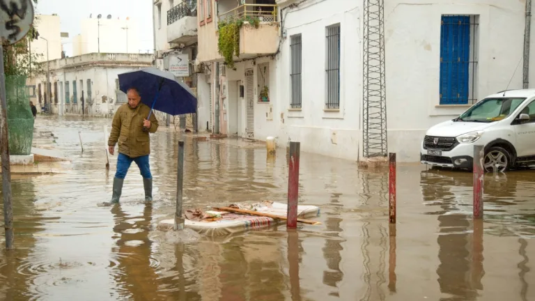 Nadir kıyı taşkınları 12 kat arttı: İnsan kaynaklı iklim değişikliği başlıca etken