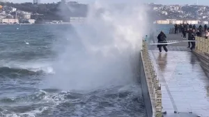 Meteorolojiden uyarı: Kuvvetli rüzgar geliyor, sıcaklıklar mevsim normallerinin üzerinde