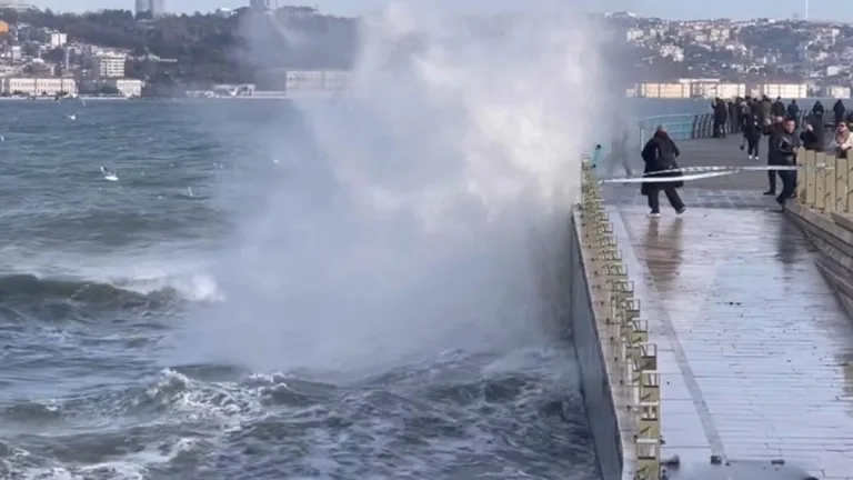 Meteorolojiden uyarı: Kuvvetli rüzgar geliyor, sıcaklıklar mevsim normallerinin üzerinde