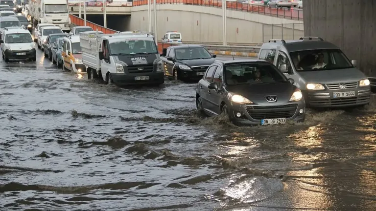 Hava durumu: Sağanak ve gök gürültülü yağışlar etkili olacak
