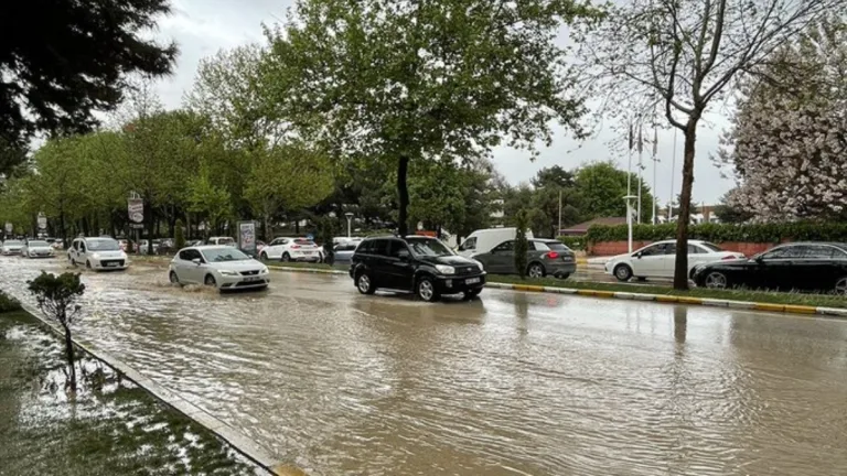 MGM’den hafta sonu öncesi kritik uyarı: İstanbul hariç birçok bölgede sağanak ve gök gürültülü yağış bekleniyor