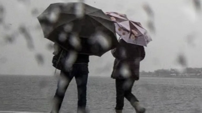 Karadeniz’de ani sel, Ege’de fırtına alarmı: Meteoroloji’den 3 il için “kuvvetli sağanak” uyarısı!