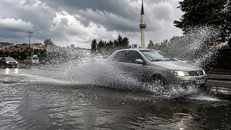 Meteoroloji’den sağanak yağmur, kuvvetli rüzgar ve rekor sıcaklık uyarıları